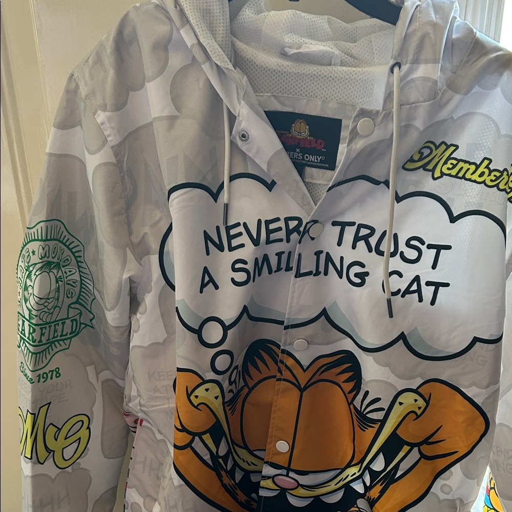 Members Only Hooded White Garfield Graphic Windbreaker with Orange Print